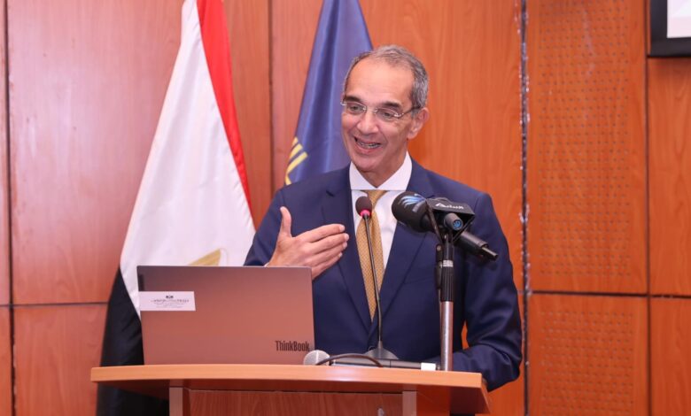 وزير الاتصالات