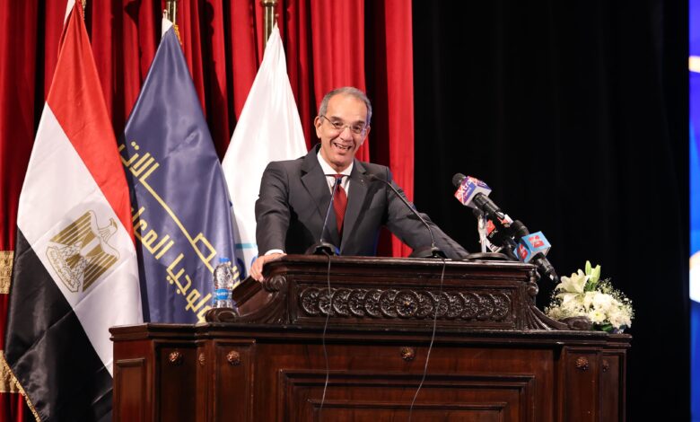 وزير الاتصالات