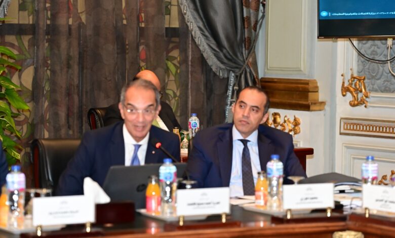 وزير الاتصالات