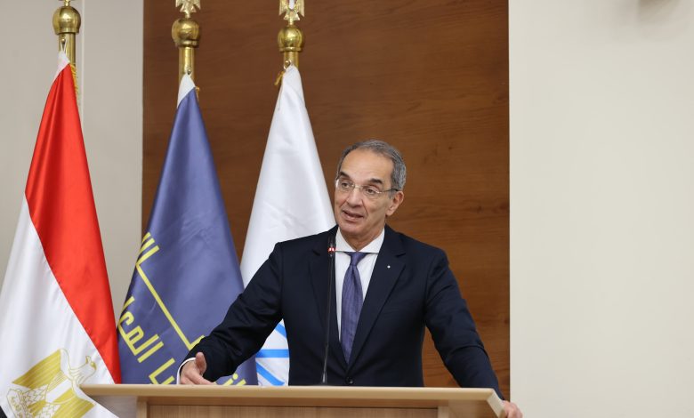 وزير الاتصالات