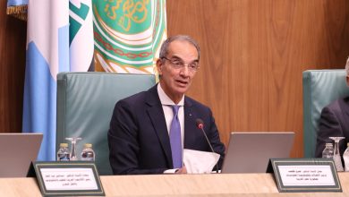وزير الاتصالات