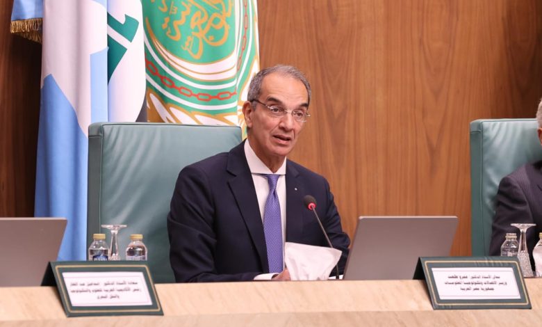 وزير الاتصالات