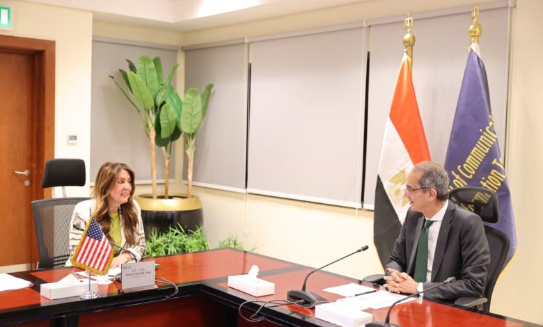وزير الاتصالات