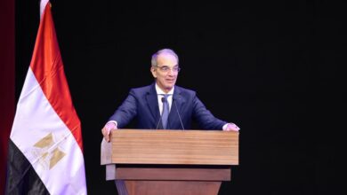 وزير الاتصالات