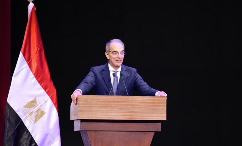 وزير الاتصالات