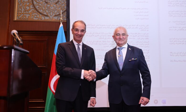  وزير الاتصالات