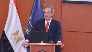 وزير الاتصالات