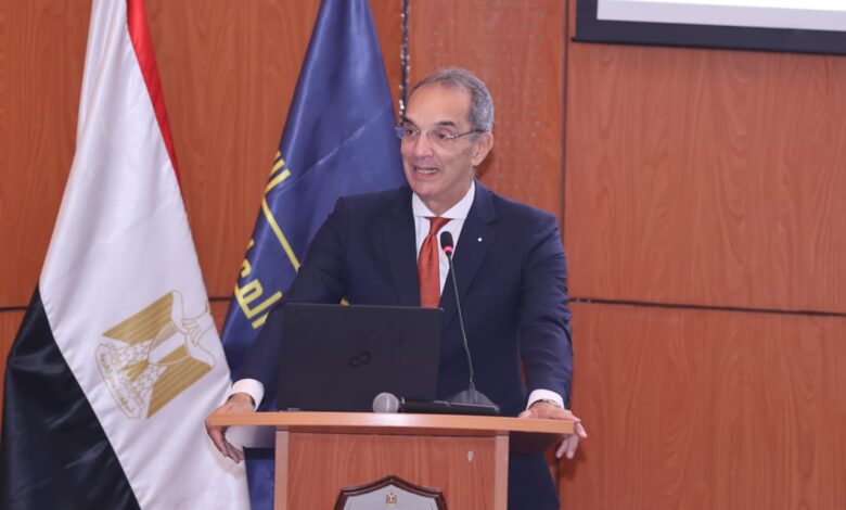 وزير الاتصالات