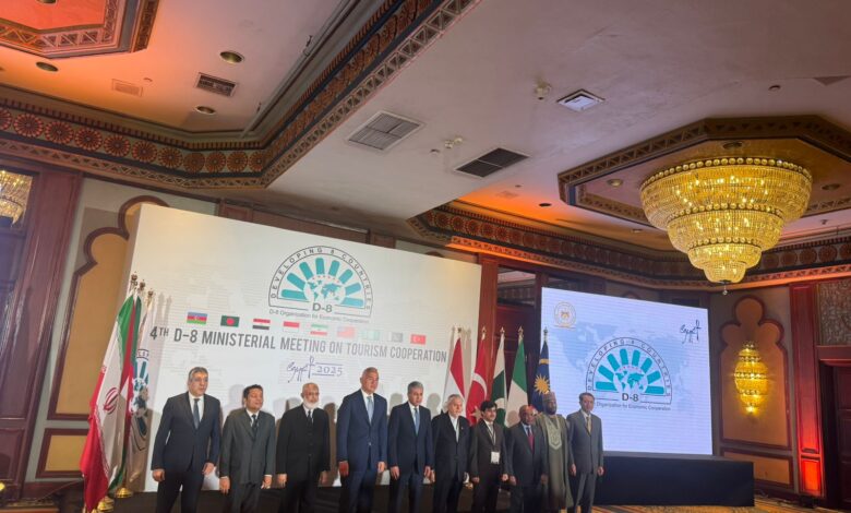 وزير السياحة