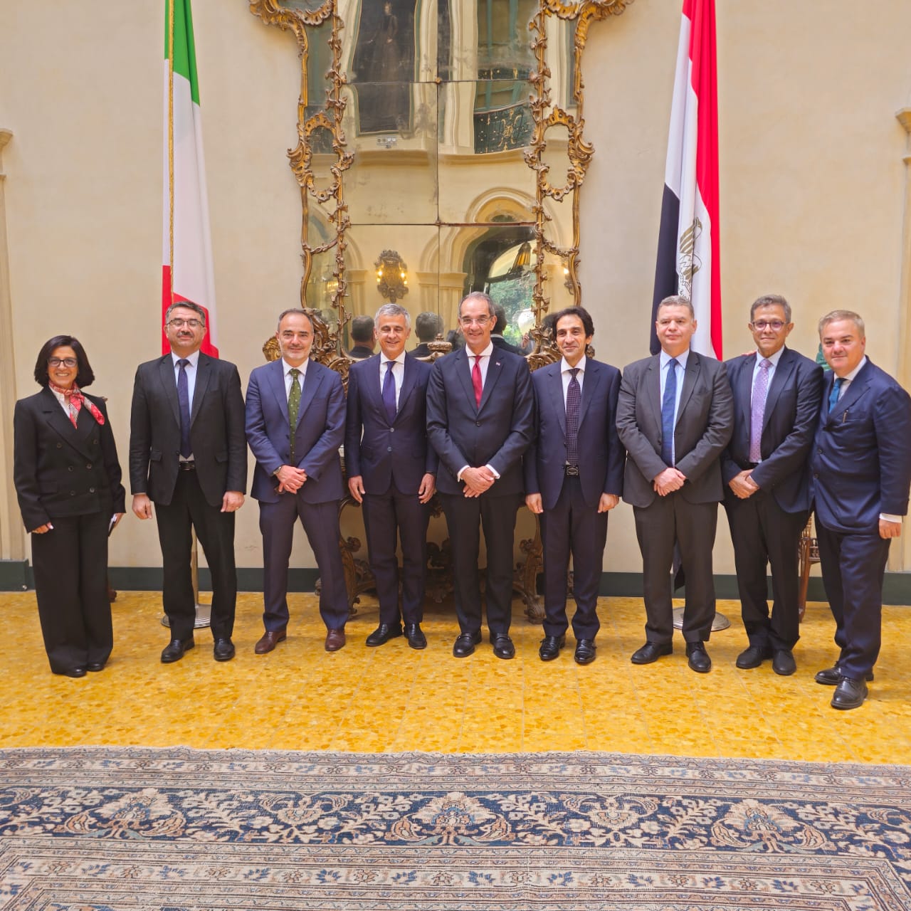 وزير الاتصالات
