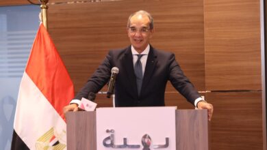 وزير الاتصالات