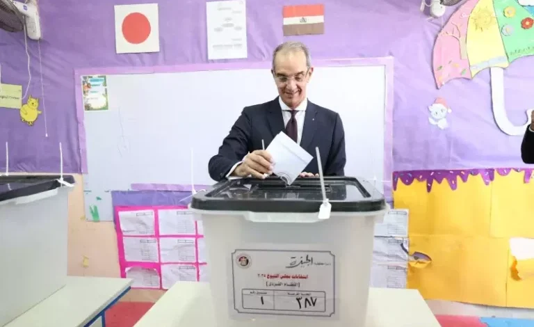 وزير الاتصالات