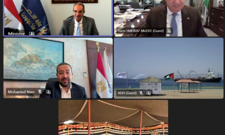  وزير الاتصالات