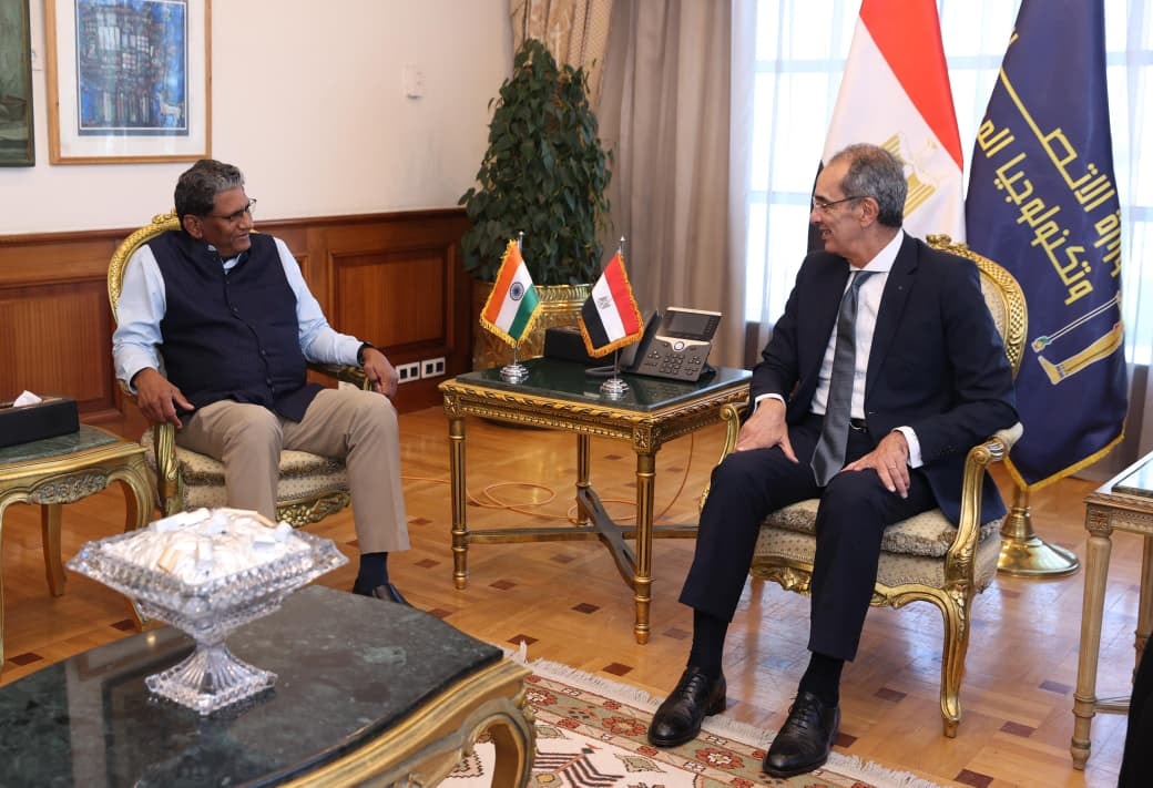 وزير الاتصالات