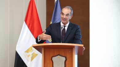 وزير الاتصالات