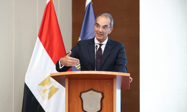 وزير الاتصالات