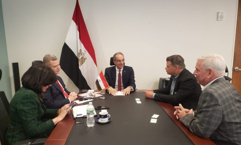وزير الاتصالات