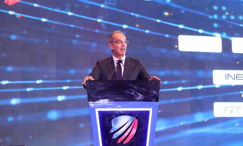 وزير الاتصالات