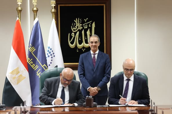 وزير الاتصالات