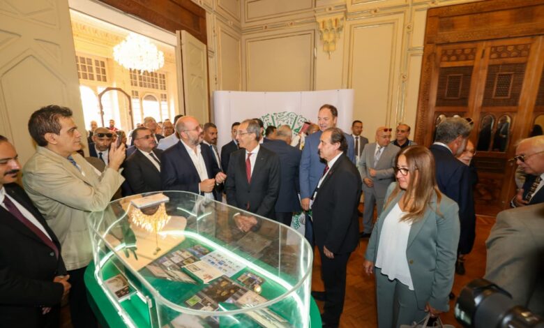 وزير الاتصالات 