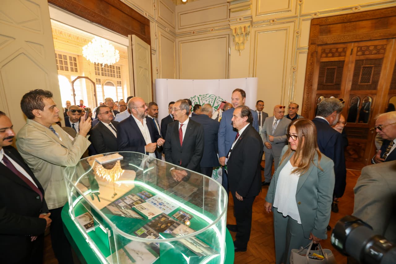 وزير الاتصالات 