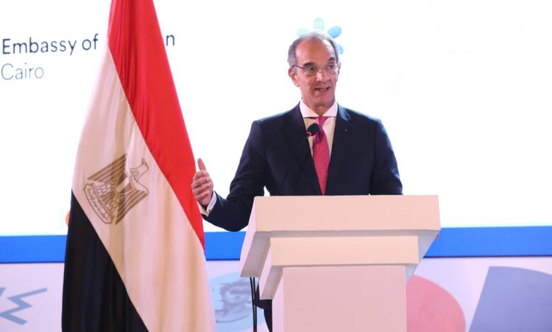 وزير الاتصالات