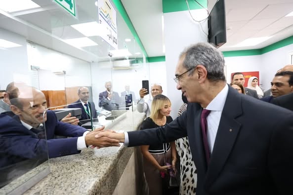 وزير الاتصالات