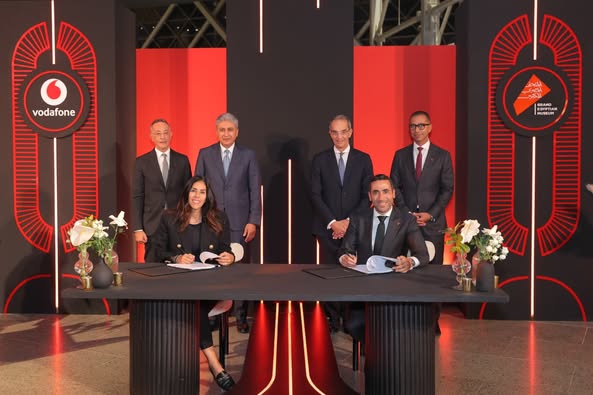 وزيرا السياحة و الاتصالات