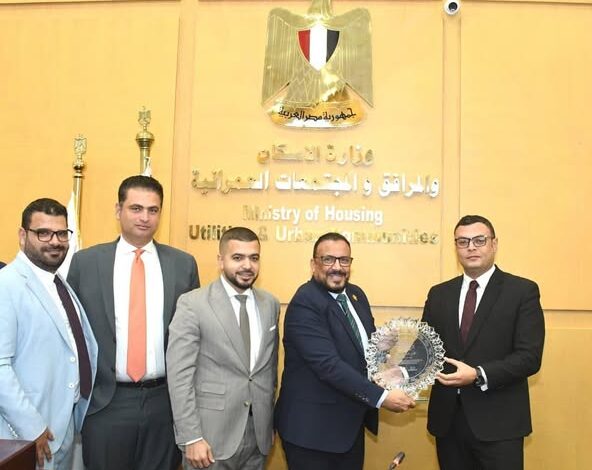 وزير الإسكان