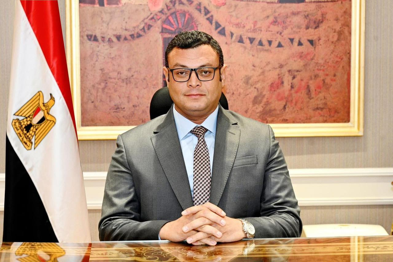  وزير الإسكان