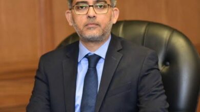 الدكتور أحمد عبد العزيز