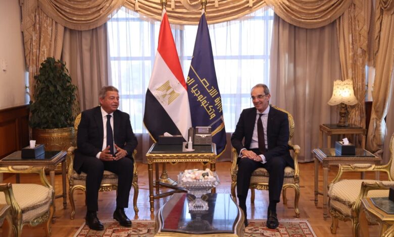 وزير الاتصالات