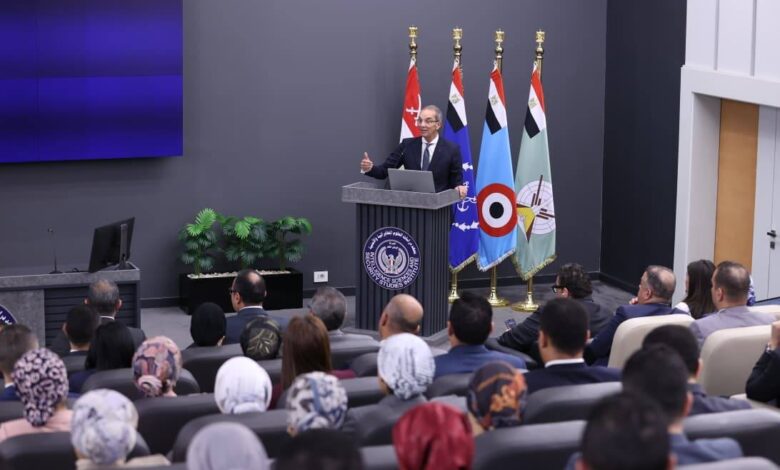 وزير الاتصالات