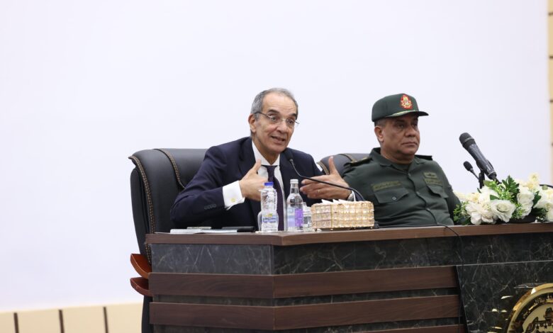 وزير الاتصالات