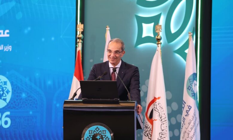  وزير الاتصالات
