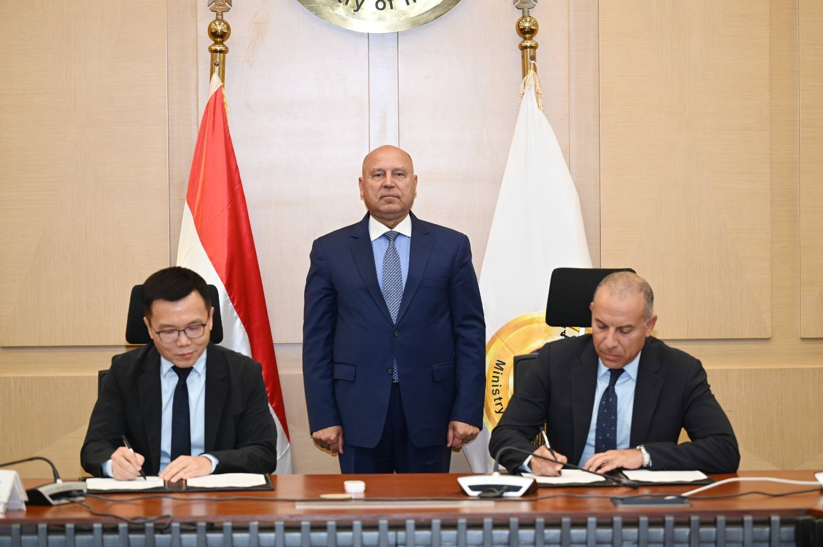 وزير الصناعة