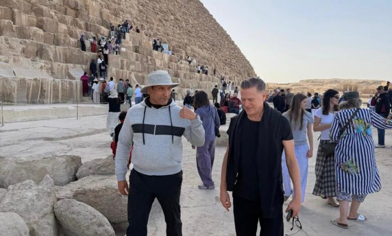 الفنان العالمي براين آدمز