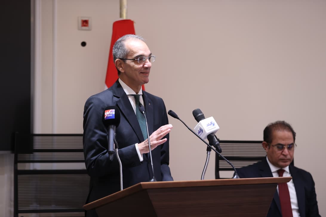 وزير الاتصالات