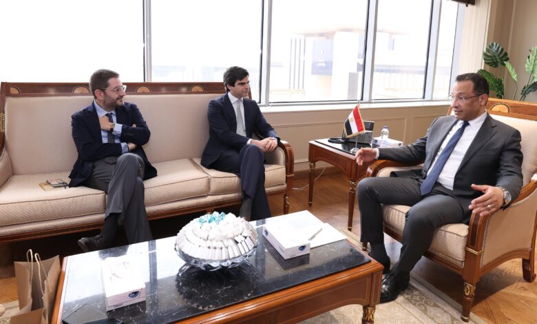 وزير الاتصالات