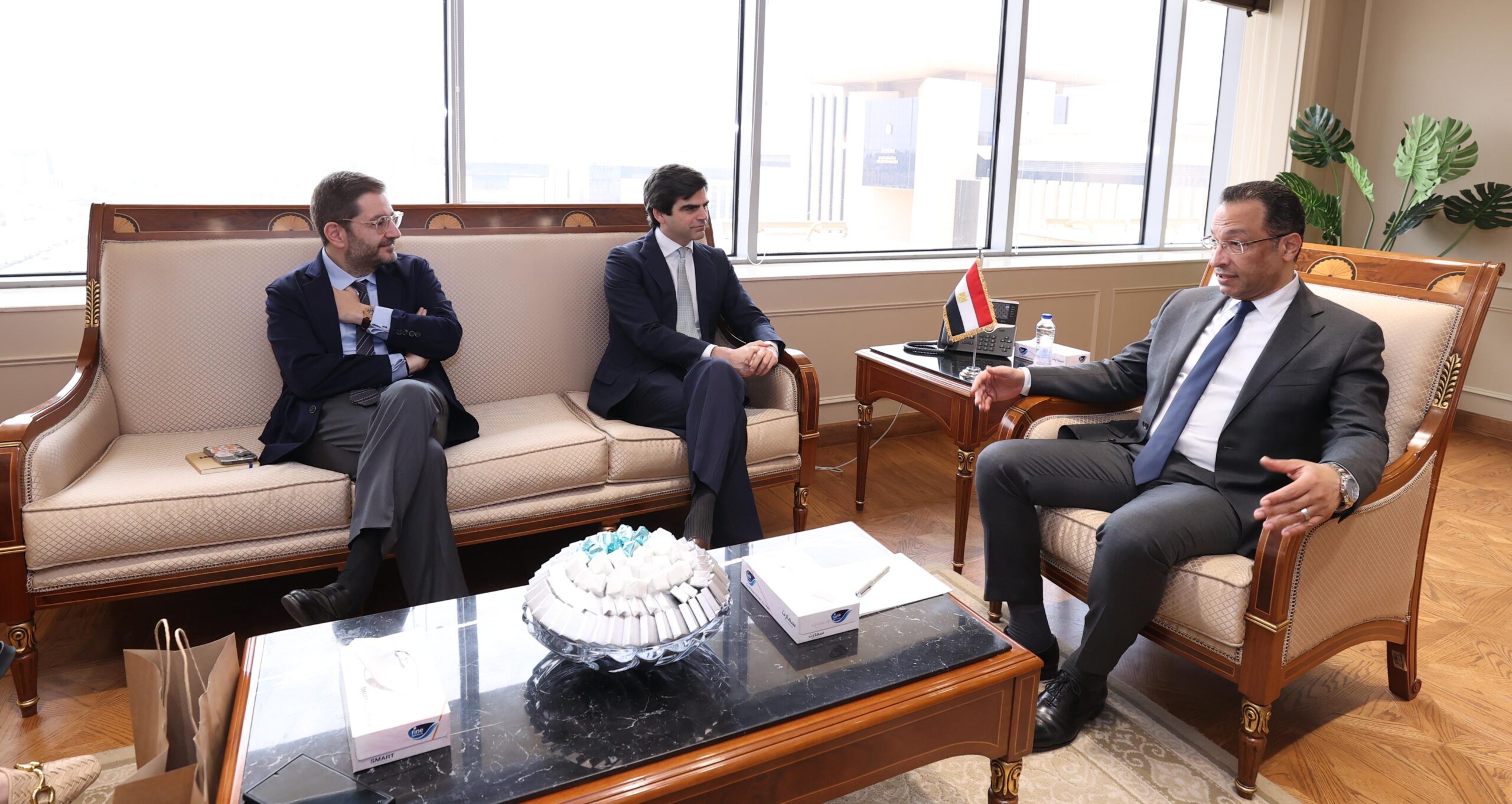 وزير الاتصالات