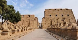 الاثار