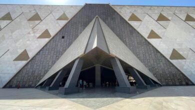 وزير السياحة والآثار