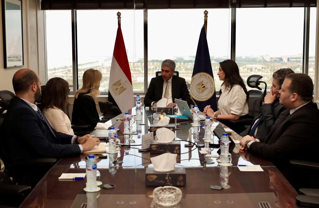 وزير السياحة