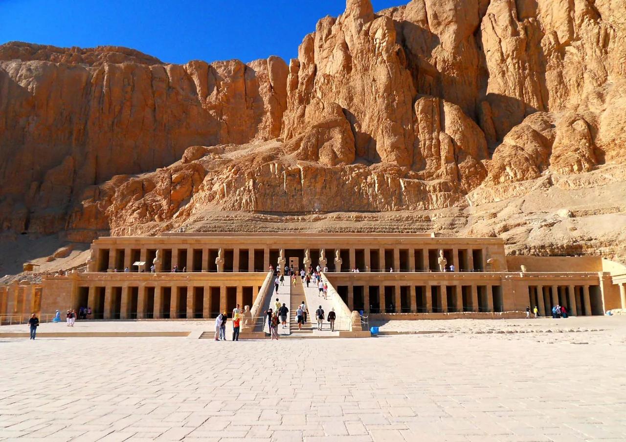 الاثار