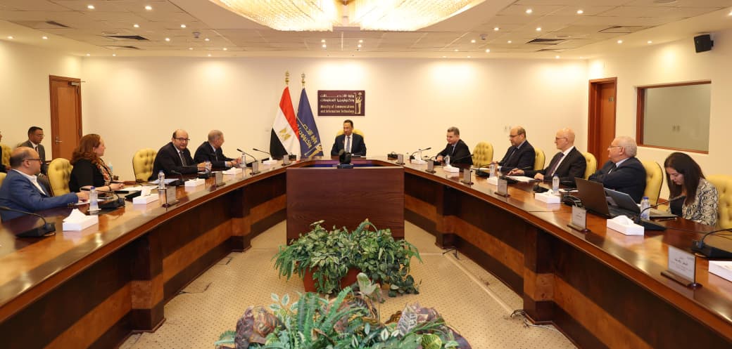 وزير الاتصالات