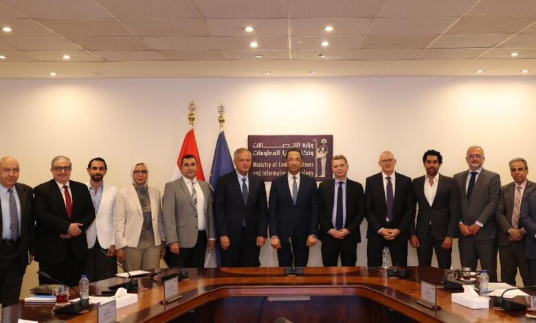 وزير الاتصالات