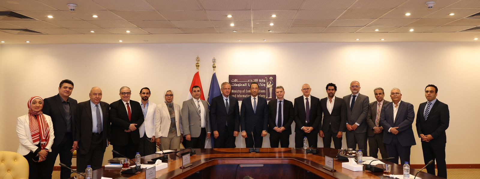 وزير الاتصالات
