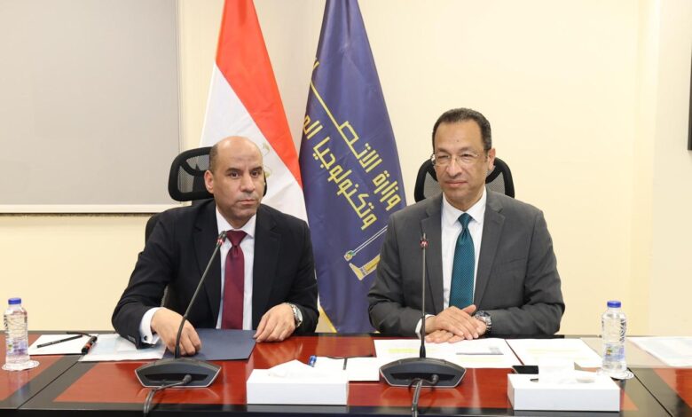 وزيرا الاتصالات