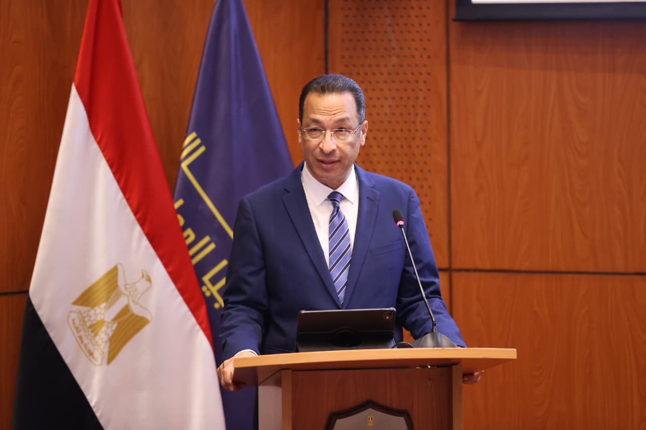 وزير الاتصالات