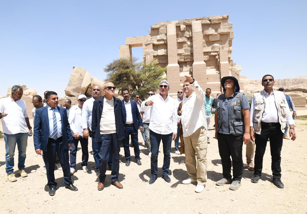 وزير السياحة
